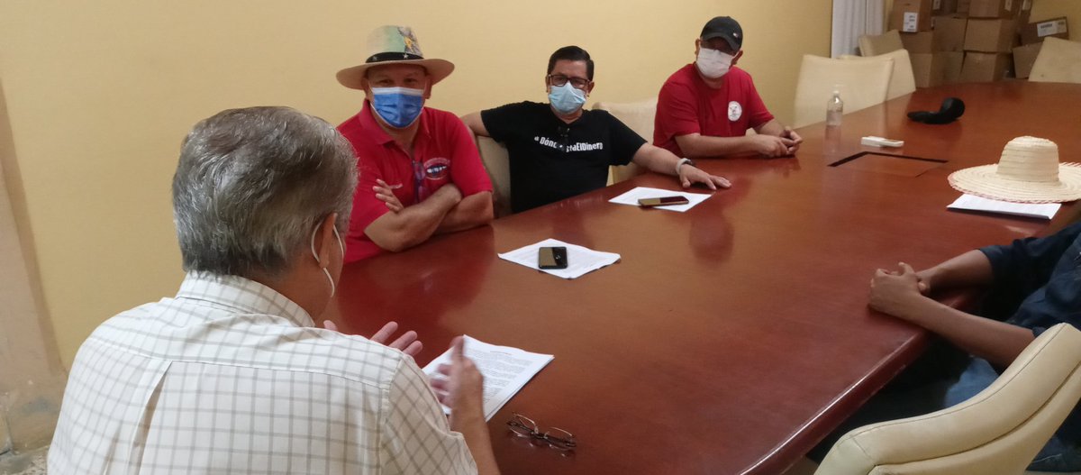 Festagro's tweet photo. #FITH, #FESTAGRO y #CUTH entregan #Pronunciamiento al Alcalde de Villanueva despues de protestar con las #ZEDE
Exigimos CABILDO ABIERTO #NOalasZEDE https://t.co/4aRO3mawTD