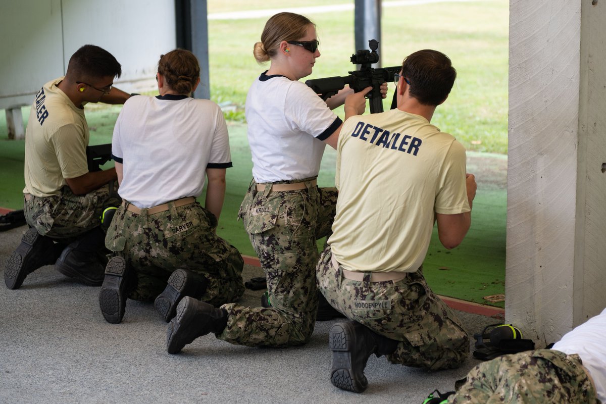 NavalAcademy's tweet photo. Plebes in the #ClassOf2025 train to qualify on pistols and rifles as part of #PlebeSummer.

#GoNavy https://t.co/SY3XEdghLv