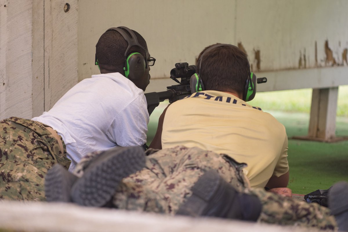 NavalAcademy's tweet photo. Plebes in the #ClassOf2025 train to qualify on pistols and rifles as part of #PlebeSummer.

#GoNavy https://t.co/SY3XEdghLv