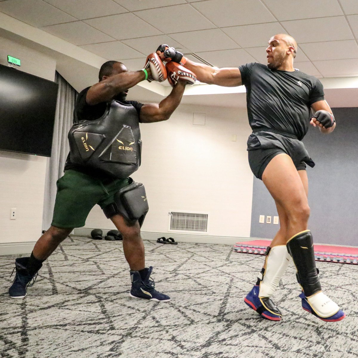 Let's write History 📰

#UFC265
#AnyoneAnywhere

Thank you to my partner <a href="/gymking_/">Gym King</a> for their support 💪🏽