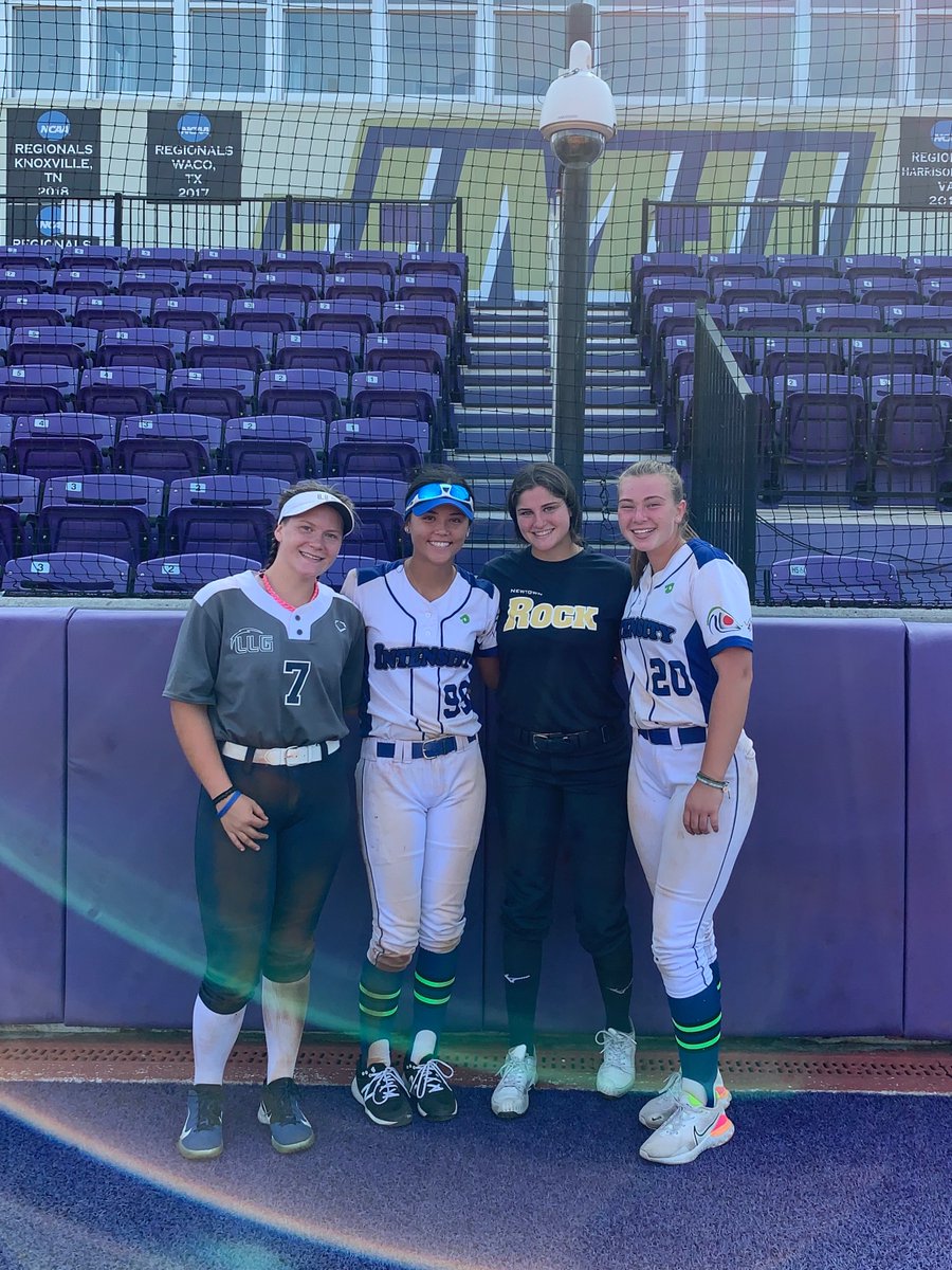 Had an amazing time at <a href="/JMUSoftball/">JMU Softball</a> camp learning from <a href="/Coach_LaPorte/">Loren LaPorte</a> and @libbymorris12 and being back on the field with old friends! Until next time! 💙💚