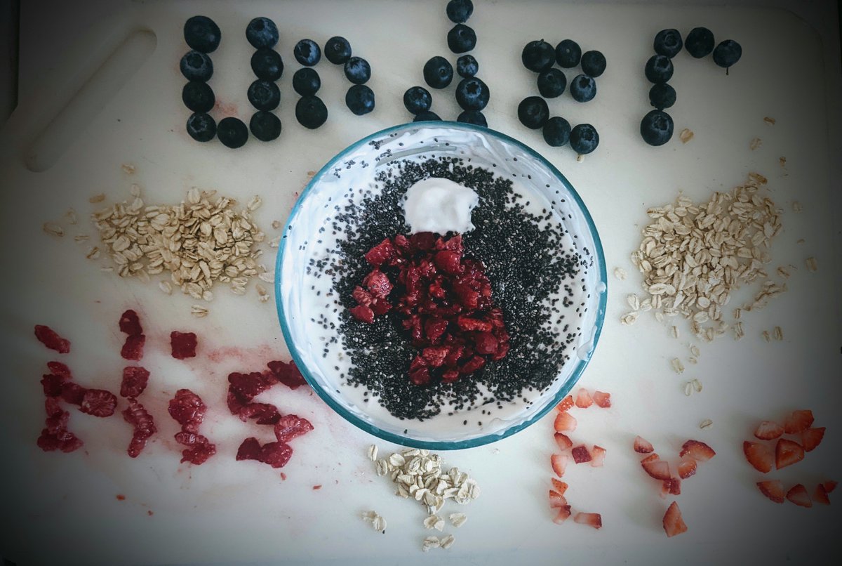 QuietHrtScream's tweet photo. Blessed be the fruit 😆 

#GISH #Yogart #handmaidstale https://t.co/0XgsVx0ljM