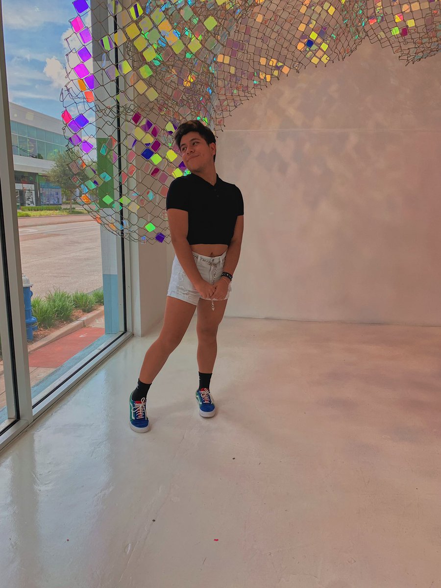 FrankieHunny's tweet photo. ꜱᴘʟᴀꜱʜ ᴏꜰ ᴄᴏʟᴏʀ 🎨 #colormuseum #houston #rainbow https://t.co/EHQiNyU1ge