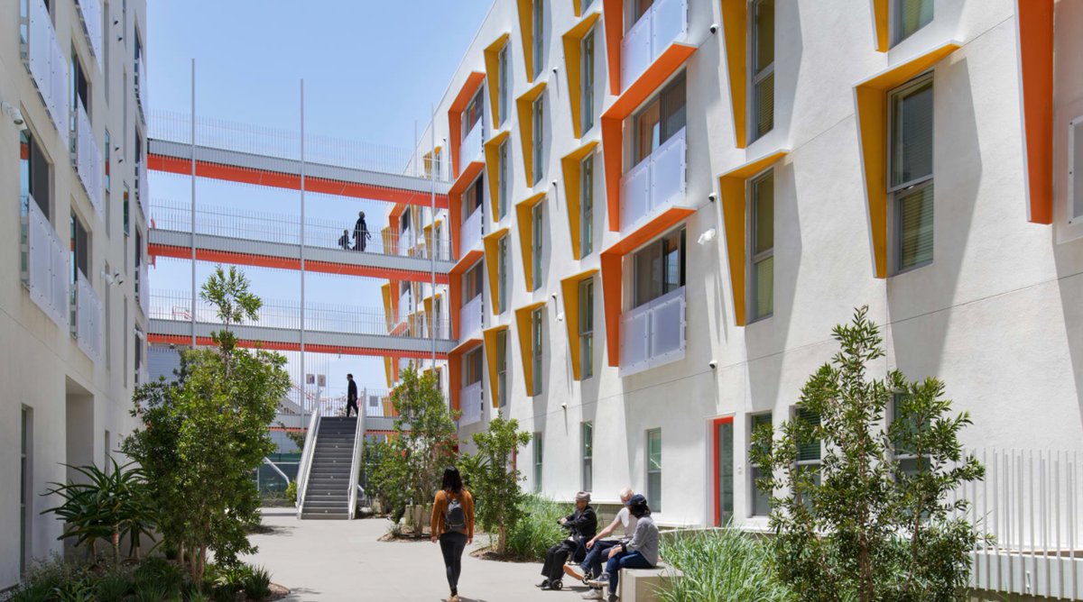 This 🧵 is 🔥. 

Also, check out this project — The Arroyo Affordable Housing — in Santa Monica, also by architects at <a href="/KoningEizenberg/">Koning Eizenberg</a>. → → bit.ly/2VdmljU

It's among recipients of the 2021 Housing Awards.