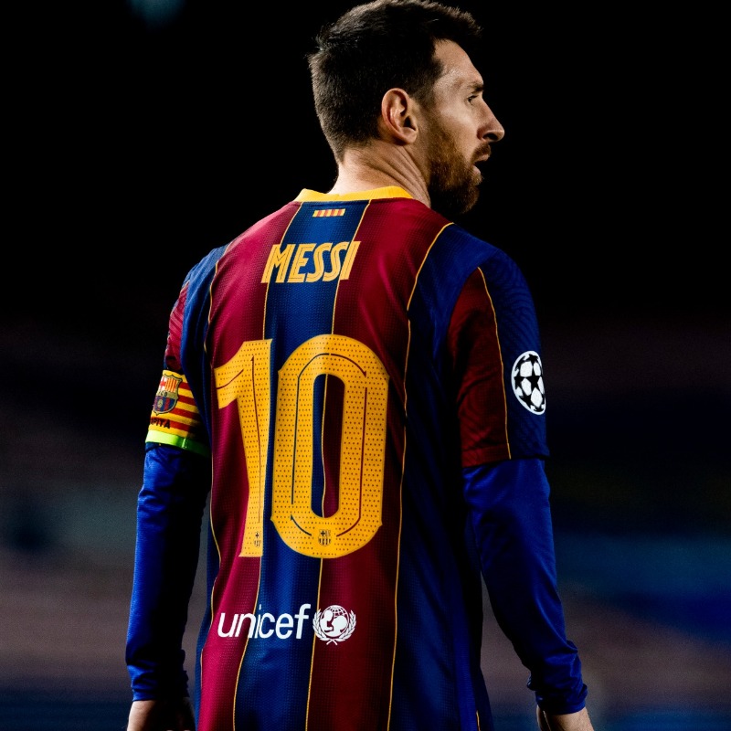 FCBarcelona_cat's tweet photo. ÚLTIMA HORA

Leo Messi no continuarà lligat al FC Barcelona