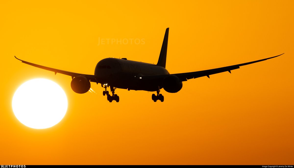 JetPhotos's tweet photo. An Ethiopian Airlines 787  landing in Brussels as the sun comes up. https://t.co/jyUfEQtb0A © Jeremy De Winter https://t.co/HDCNMzWMCd