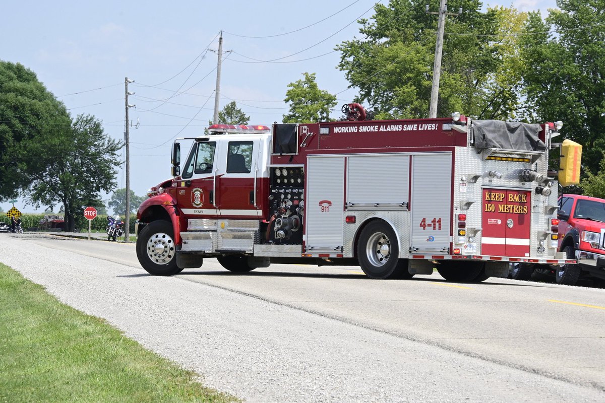 HooksHalligans's tweet photo. Chatham-Kent Fire,  station 4 on scene of an MVC with gas meter sheared off. Pain Court Line closed between Winter Line Rd and Near Line Rd. Buff 1 https://t.co/sWX0wOoc00