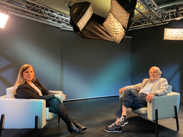 Julia Ortner tweet media