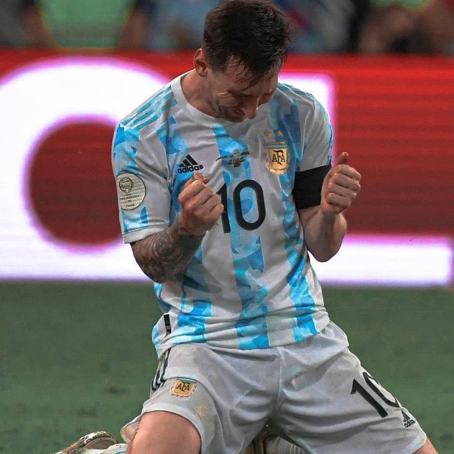 know_barsa's tweet photo. He won Copa and he thought he'd get away with it without paying a price ?
#Messi not a #FCBarcelona player. https://t.co/Q4kXS05lqb