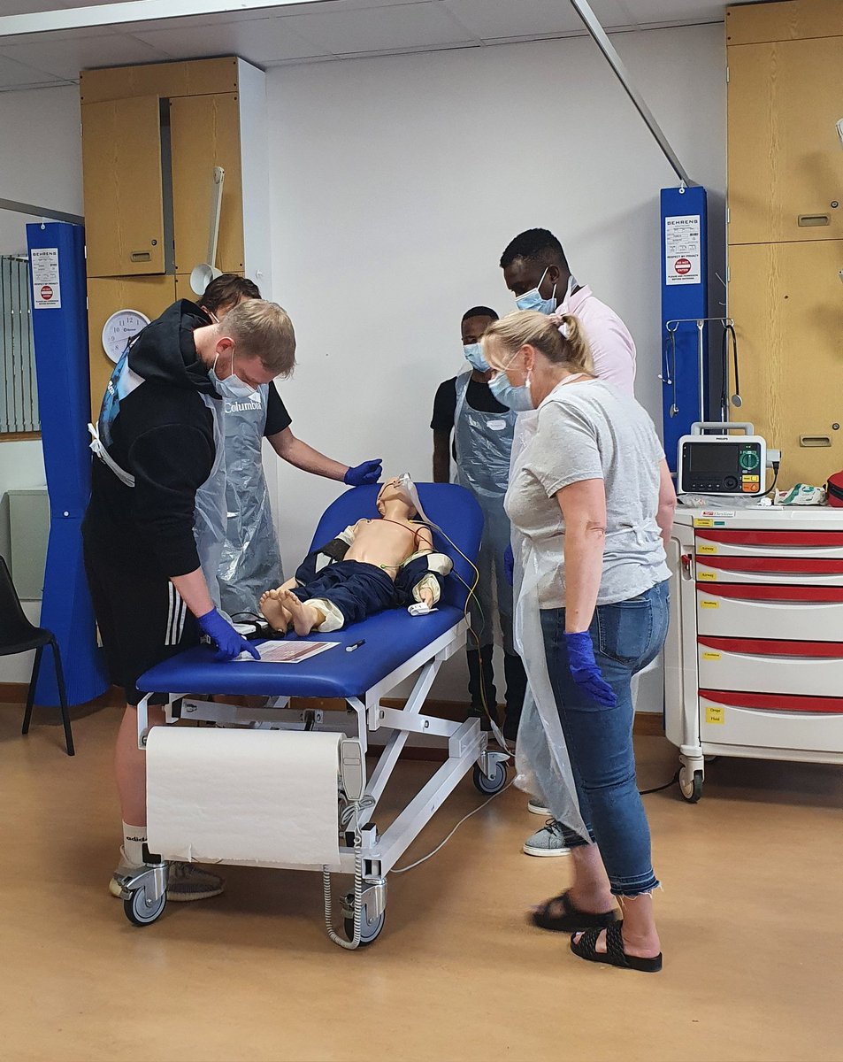 claretwiggpeckh's tweet photo. Wonderful 2 c such fab teamwork in the #SimulationPracticeSessions on 2 days #OneDayPLS @UHMBT #GreatTeaching #PerfectLearning #HumanFactors #ChildHealthMatters #WellDoneCandidates #ThankyouFaculty @Resus_UHMBT @ACTUHMBT+Yvonne Huntingdon 4 her tireless perseverance+admin https://t.co/78BOTiBWS7