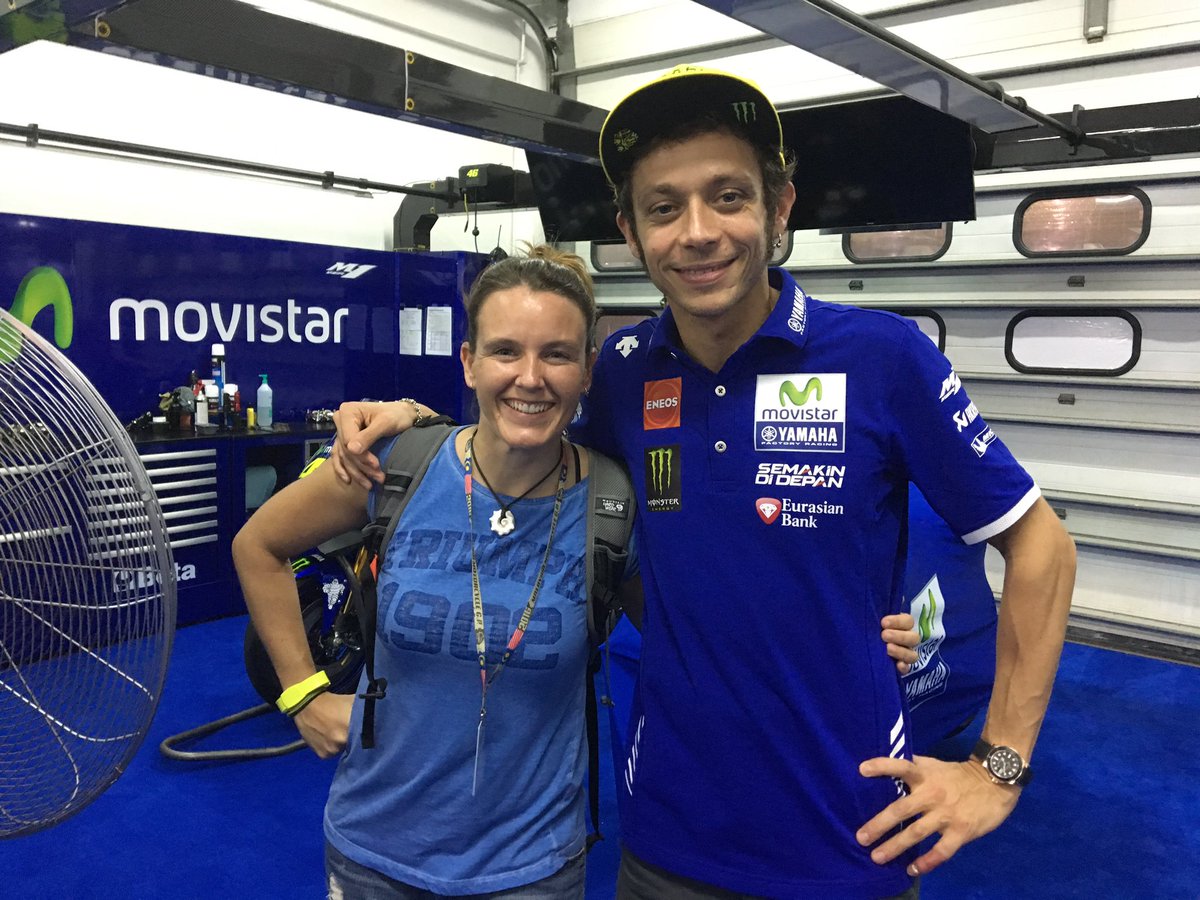PalomaLence's tweet photo. Grazie Vale! 
#46
@ValeYellow46 https://t.co/ShzxerPHtc
