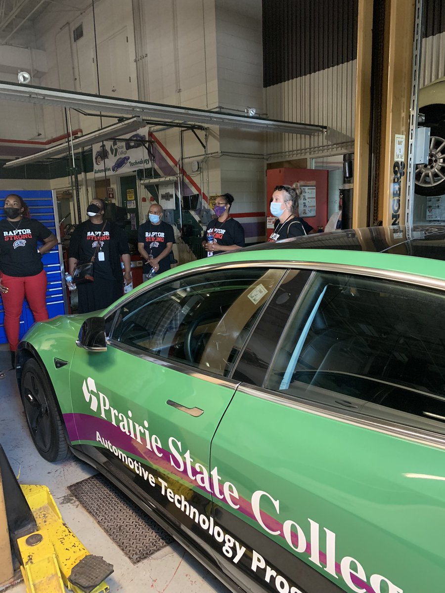RTHS New Teacher Orientation Community Tour at <a href="/PrairieStateCol/">Prairie State College</a>. Be familiar with the community where you teach! #RichInStudentSuccess