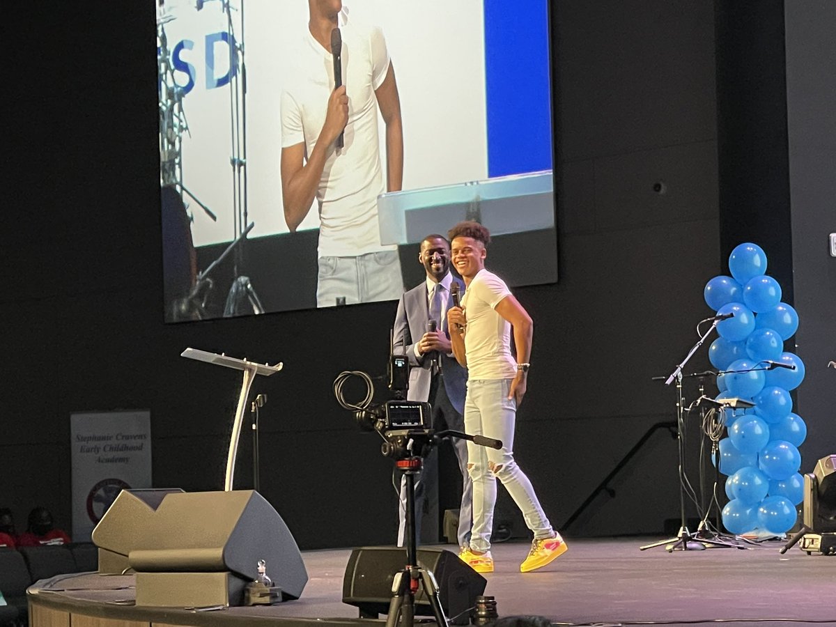 christiegates09's tweet photo. One Team!  One Goal!  Sheldon ISD Convocation!  Such a great start to what will be an amazing year! #Sheldon1team1goal https://t.co/XwDR0Ri8ge