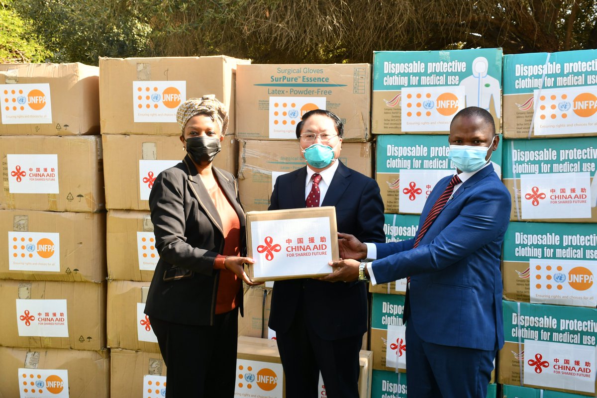 UNFPABotswana's tweet photo. This afternoon, @UNFPABotswana Head of Office @msegotsoPA  Mareledi Segotso  &amp; the Ambassador of the People's Republic of China H.E Wang Xuefeng handed over Personal Protective Equipment (PPE) to the Honorable Minister of Health &amp; Wellness Dr. Edwin Dikoloti. https://t.co/WkcjY7ogCg
