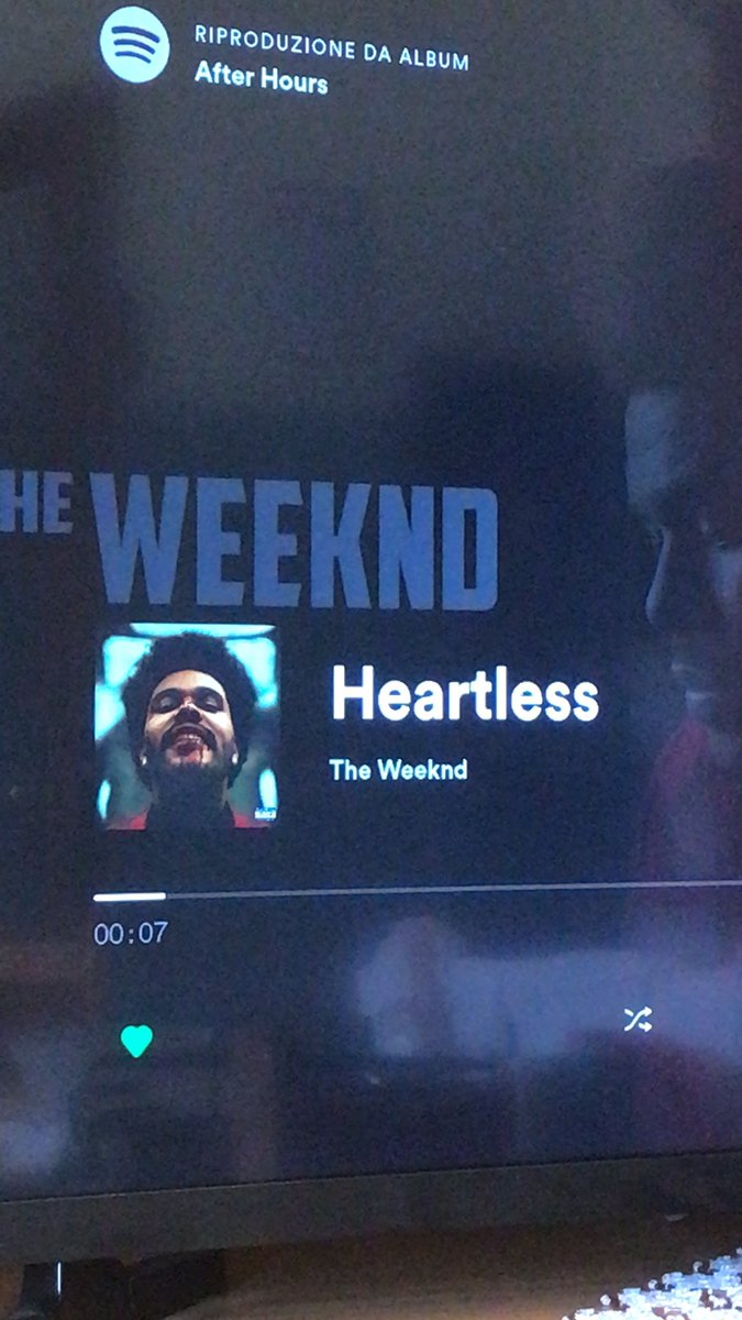 _he4rtless_'s tweet photo. @cryinglightnvng mi ha appena fatto capire qual’è la canzone a cui è ispirato il mio nick https://t.co/lLhMQx8B6Z