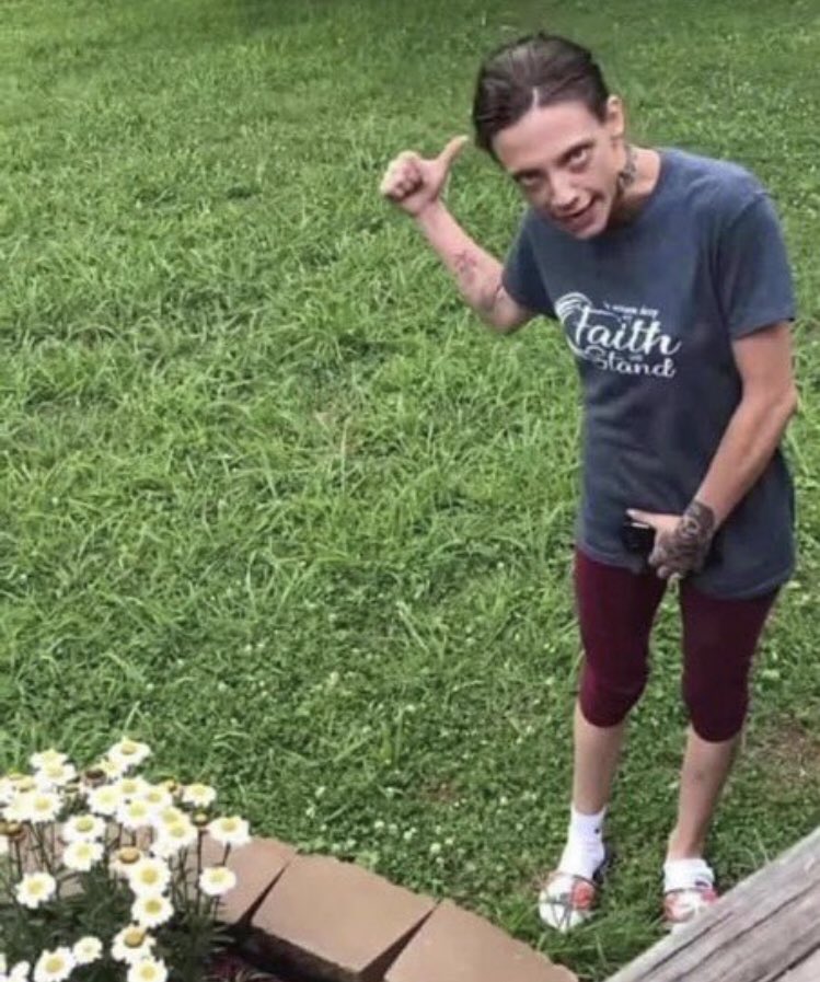 perchtheplanet's tweet image. Twitter refreshes for no reason

Me: I was still reading that😠