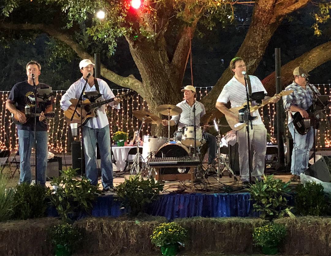 ZooMontgomery's tweet photo. Soft Landing will be performing LIVE at Zoobilation at the Montgomery Zoo. Be there! Or miss out on the greatest night ever, Zoobilation, THE WILDEST PARTY IN TOWN, September 16. SPACE IS LIMITED, BUY YOUR TICKETS TODAY @ https://t.co/2dDBYvFKxZ. #mymgmzoo https://t.co/LMdM5M57xt