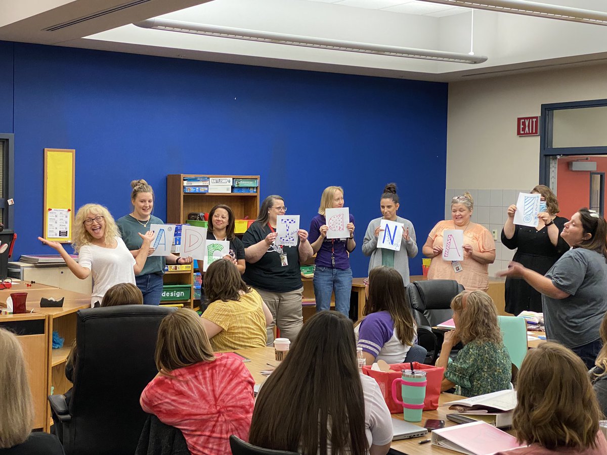 crekinney1's tweet photo. Getting to know our new hires!  Welcome to the RIDGE!!  Building a bright future #theRIDGEway #EMSProud https://t.co/MPG9tK8sGg