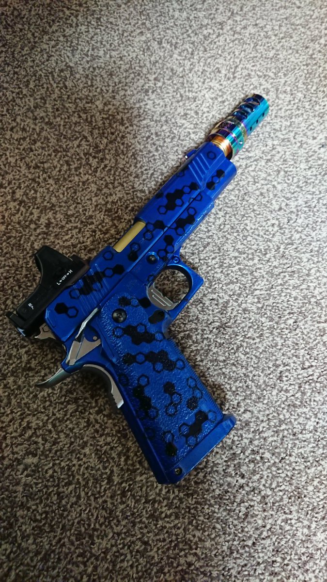 サバゲーしたいなぁ|´-`)ﾁﾗｯ