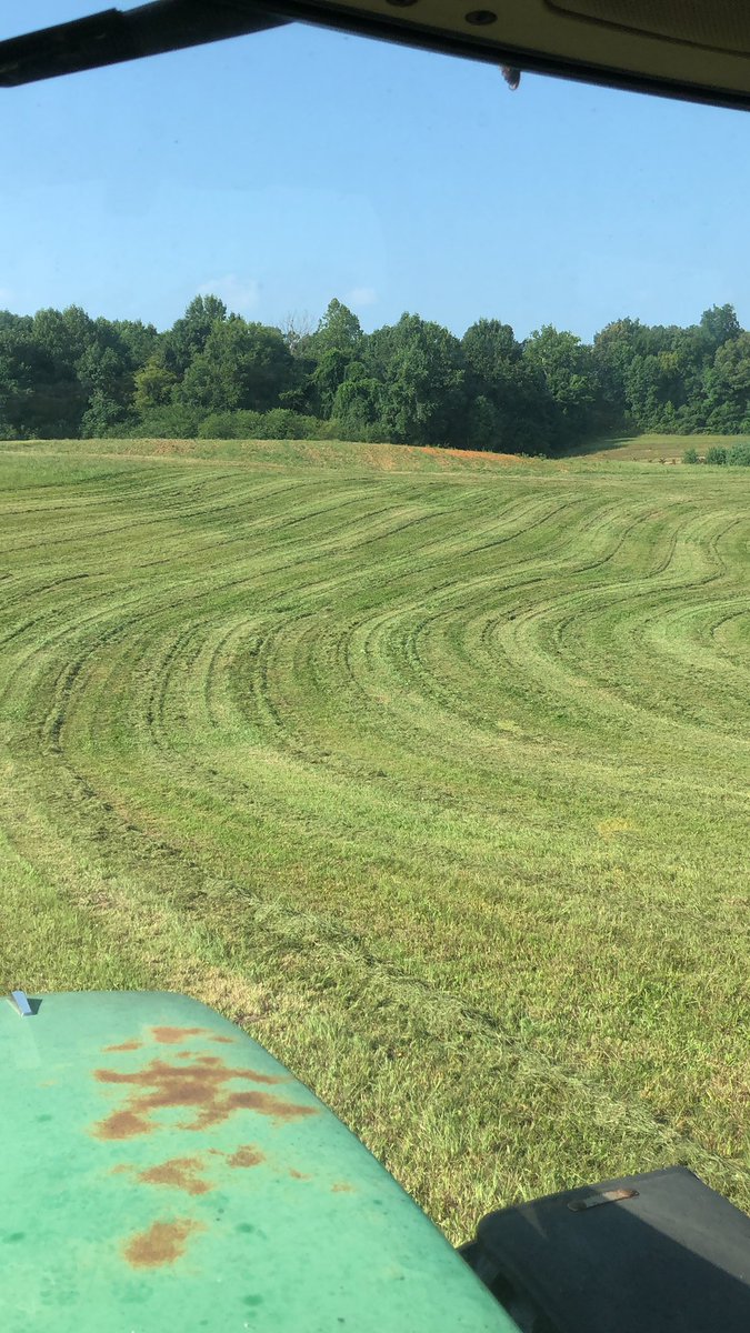 BryanTate4's tweet photo. Been playing so much golf I’m mowing the fields like the course 🏌️♂️ #ChadShit https://t.co/mNmsV6nYro