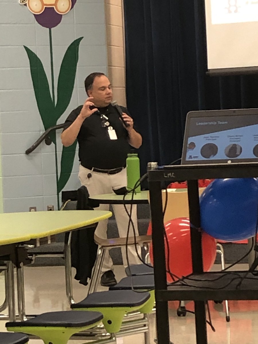 ls_learning's tweet photo. Blessed to lead by such positive and supportive administrators @JuanToscanoG  @kiebony31  @LesiaFobbs We are off to a great start @deSantiago_AISD !   #WeAreAldine #ThePowerofPrimary #WeGrowGraduates https://t.co/CTbKuAQYf0