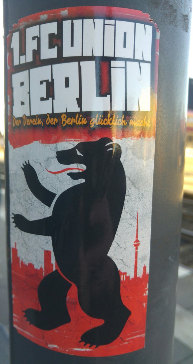 PolskiCalcioFan's tweet image. 30/n 1.#fcunion, 'Der Verein, der Berlin glücklich macht', JA! 📸05.02.2020, also noch vor der Pandemie... Bildqualität so lala, aber egal.
31/n 'für immer #Waldseite'📸16.08.2020
2x😍, #EiserneSticker
