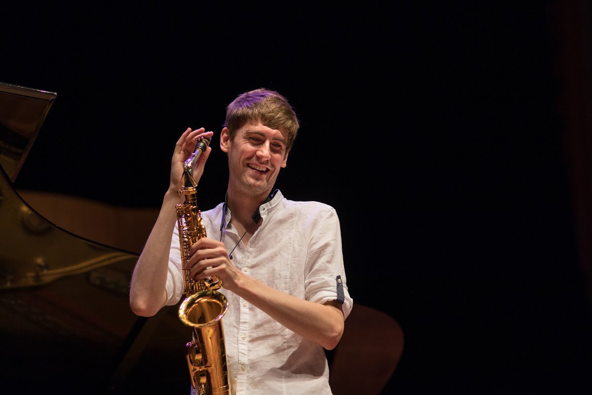 ROSLARTS's tweet image. Regular fixtures of our #ROSLRecitals series, @jonradfordsax &amp;amp; @AshleyFripp have put together a brilliant programme featuring a spectacular arrangement of Gershwin&apos;s Rhapsody in Blue.  12 Aug, 3pm.
#ROSLAMC #ROSLAlumni

🎟️ &amp;amp; more info: ow.ly/NAUj50FL0rp
