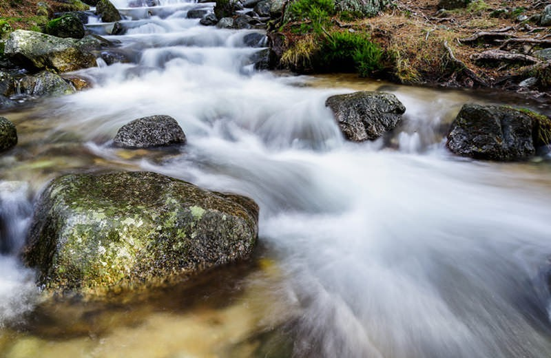 FilmsZenitram's tweet photo. #EFECTOSEDA EN AGUA: Este #efecto aparece cuando realizamos #fotografías con #tiemposdeexposición #largos, de varios segundos o incluso minutos. Durante este tiempo, el agua en #movimiento es captada por la cámara dando la sensación de humo o seda. https://t.co/5bQJEE4HM2