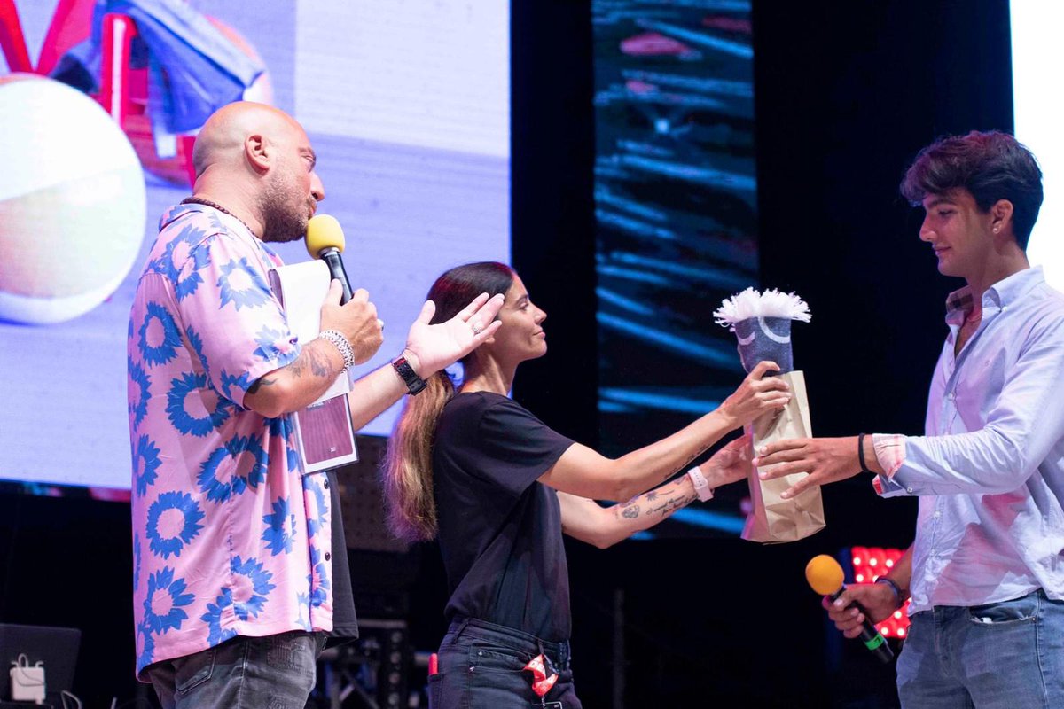 Corepla_Riciclo's tweet photo. Estate all'insegna del rispetto per l'ambiente con PLAY DEEJAY e Corepla! Fino al 21 agosto presso il Piazzale Roma a Riccione puoi ricevere materiale sulla #raccoltadifferenziata e vincere gadget in #plastica riciclata by Corepla.
#deejayonstage #playdeejay #InVacanzaConCorepla https://t.co/m8zfjmxjEM