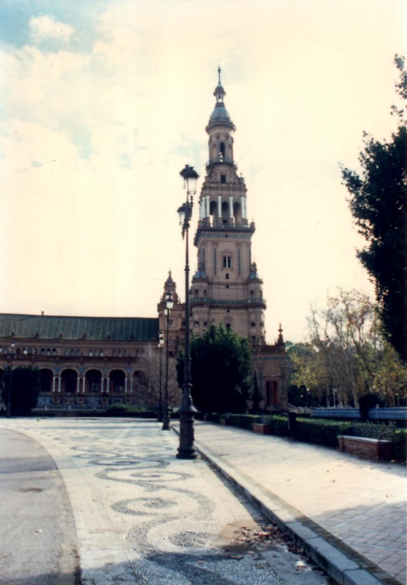 奥 光一 スペイン セビリア セビリアのスペイン広場 スターウォーズのロケ地でも知られている スペイン セビリア スペイン広場 旅行好きな人と繋がりたい 旅行写真