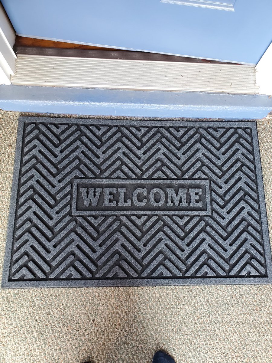 drgradybooks's tweet photo. You know you're an #adult when a new #welcomemat makes you happy. Hubby brought this home and it was a nice surprise. 😊
...
#homelife
#newhouse
#authorlife
#drgradybooks https://t.co/ydPU64rddw