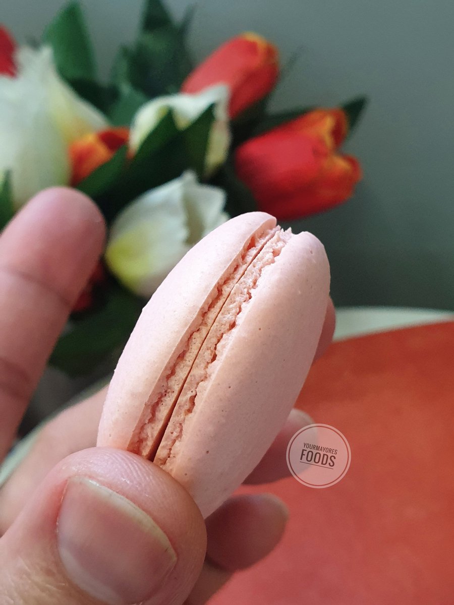 sexyChef143's tweet photo. Nakapag practice din
Pag uwi makapag benta ok na ito atleast walang crack
#frenchMacarons
#swissMethod https://t.co/CzQ9UIpFWT