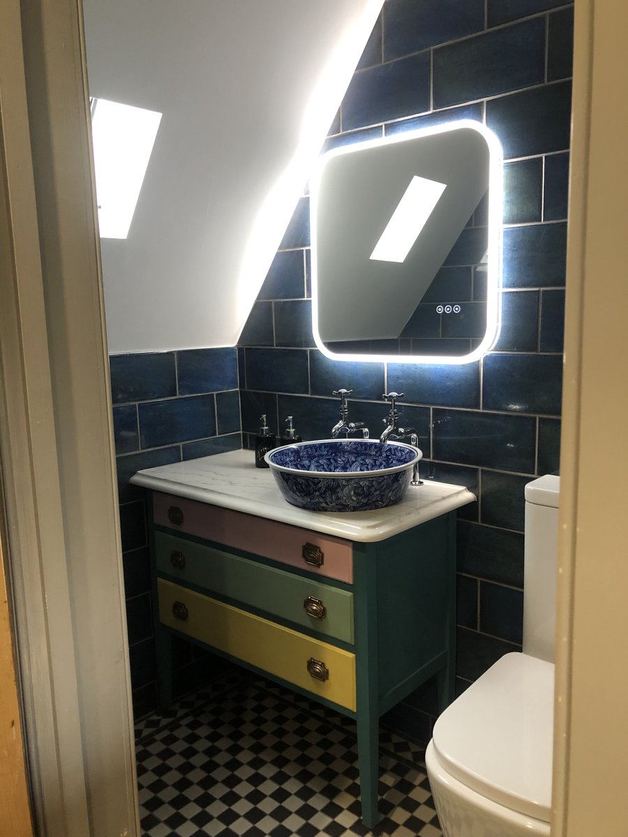 A fantastic bathroom piece, supplied and fabricated by Chiltern Marble.

When we're not creating peoples dream kitchens, we're also offering our fabrication services and a range of offcuts to choose from.  whether it be a hearth or vanity, we're more than happy to help.