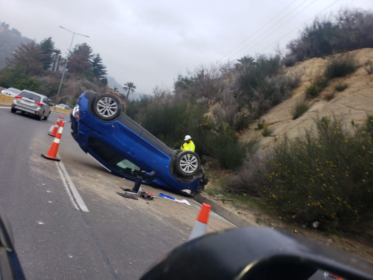 telodicelacony's tweet photo. Nuevamente accidente  ruta las  palmas dirección viña del mal. Altura barco de papel aproximadamente.  Gran congestión @sitiodelsuceso @AlertaNoticiasV @AlertaVR https://t.co/asCWQG3rbU