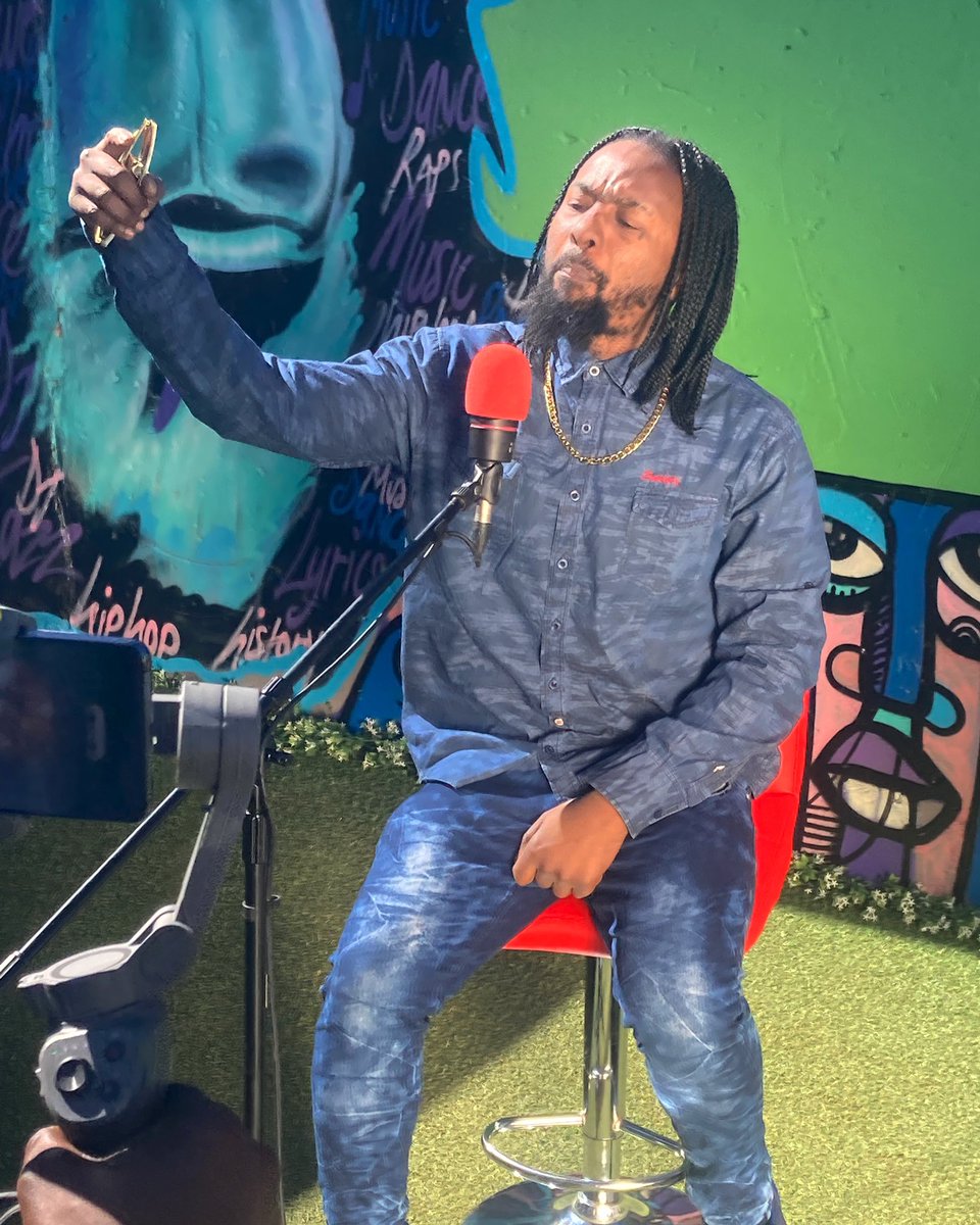 kotwenty1's tweet photo. Today belongs to @pusherbeats
Catch his performance today at 5PM
https://t.co/tG9656KPH7
🎶 🎼 🎵
#Ko21 #KoTwenty1 #Music #Performance #Covid19 https://t.co/g07yRluazM