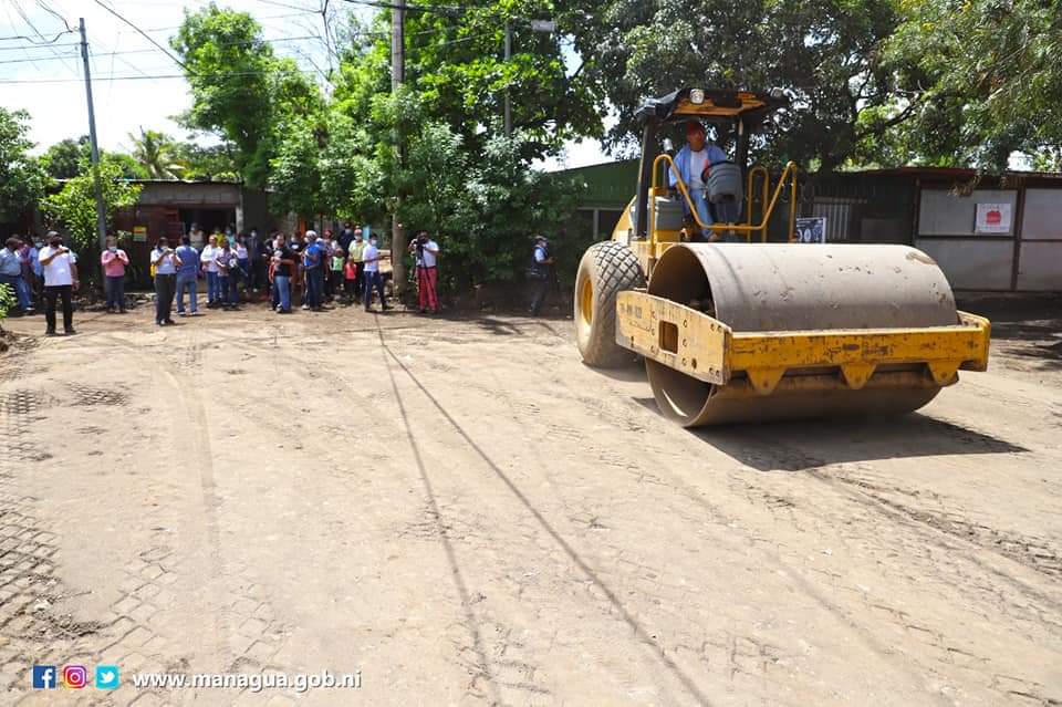 PlomoJulio's tweet photo. #Nacionales Programa Calles para el Pueblo 2021 proyecta atender 1,242 cuadras en Managua.

Así lo informó el compañero Fidel Moreno, Sec. Gral. D la Alcaldía d #Managua.  #VivaDaniel2021 #Nicaragua #5Agosto ✌🏻✊🏻👏🏻❤🖤🛣🛣 @Aisha31hotmail1 @Tarara2408 @MoralesIvonita @ReyRoland4 https://t.co/wOWISA0A6X