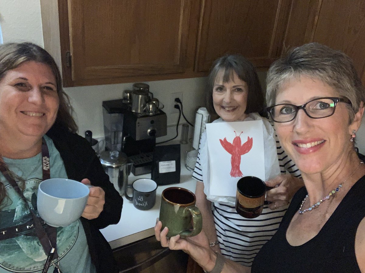 sgriffithRS's tweet photo. #myersreunited  rectilinear, couch, fooseball table, purple door, ducks, coffee house, coffee cups, lobster bib,   We are on a roll!!! https://t.co/SxONCmd3IN