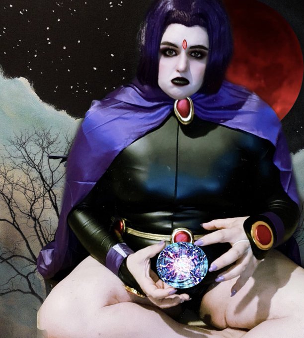 My raven cosplay i did https://t.co/xu6l2c8AqH