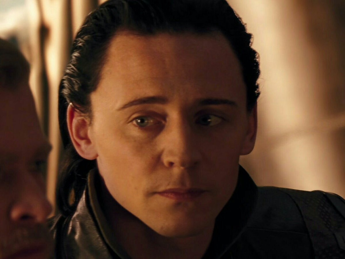 RT @AestheticPine: Look how Loki's eyebrows were on fleek in the first Thor movie https://t.co/LrBjbMCY2O