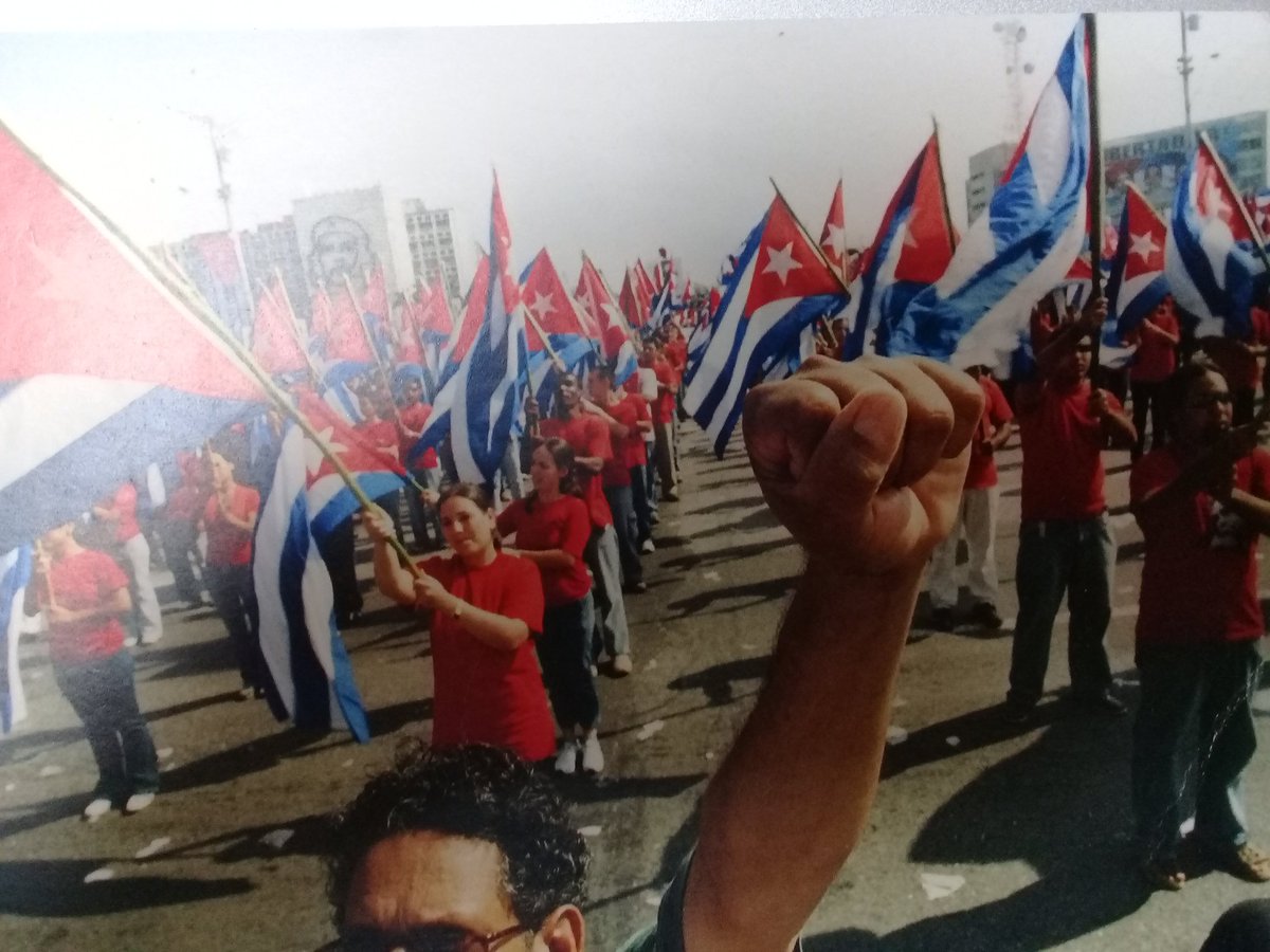 UNIDAD, SOLIDARIDAD, FIRMEZA.
Las nuevas generaciones no les fallaremos a Fidel, Raúl, Díaz Canel y a la Revolución, defenderemos nuestra Bandera a cualquier precio.
#VictoriaPopular
#ACubaPonleCorazon