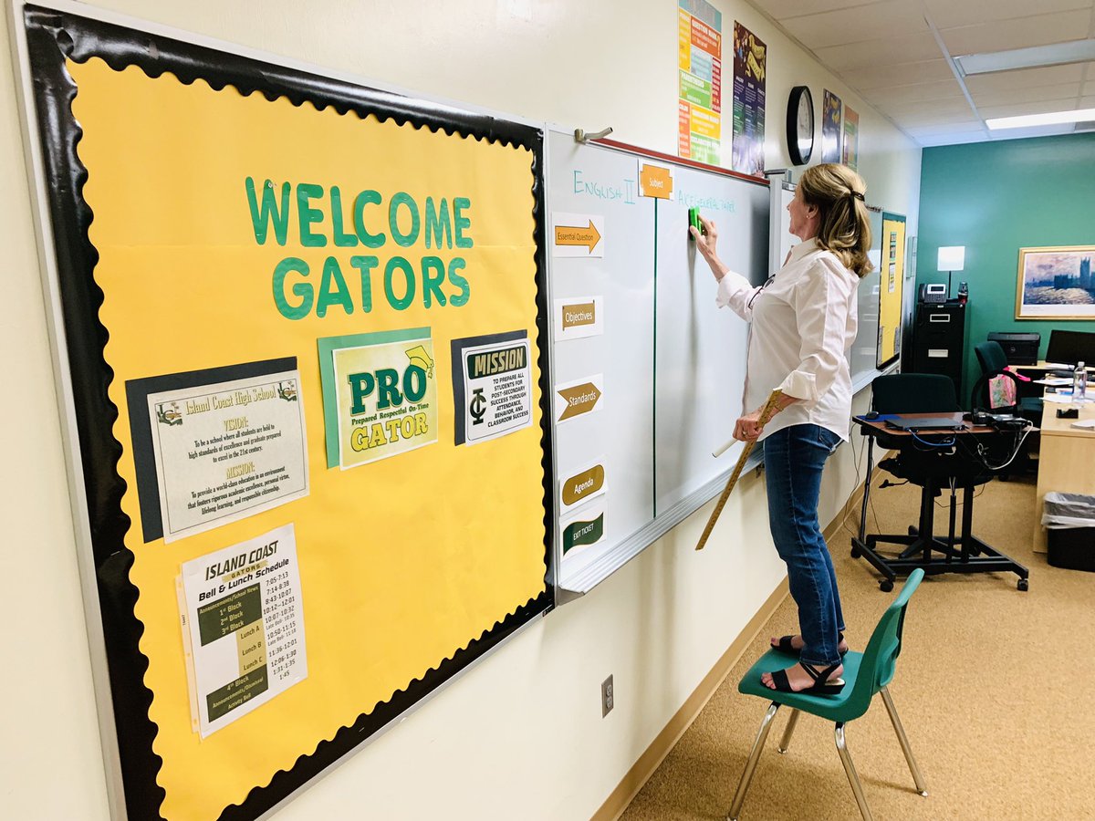 ichighschool's tweet photo. We are getting ready for tonightโs OPEN HOUSE. We canโt wait to see our students. #Gogators #backtoschool #openhouse #gatorcountry
#gatorsrock #gatorsrule #GoGreen https://t.co/YF8Xb90zt0
