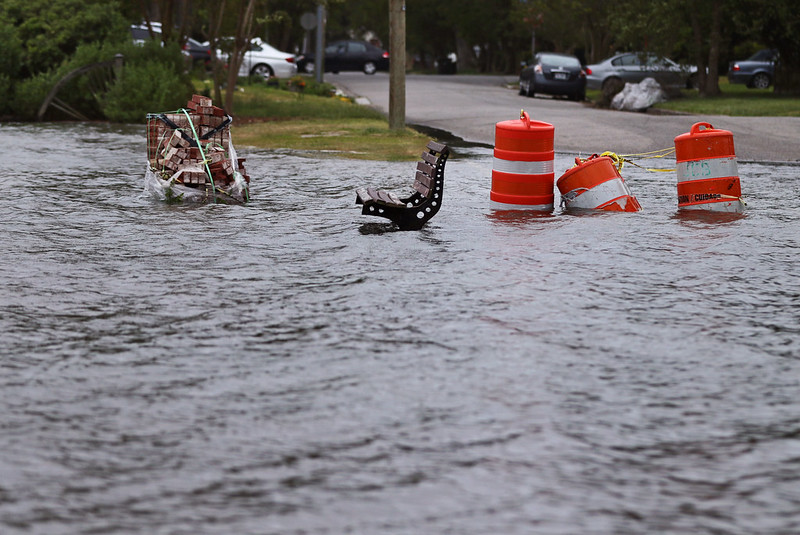VirginiaDCR's tweet photo. The @NatResourcesVA will host a public outreach meeting for the Virginia Coastal Resilience Master Plan TONIGHT Aug. 5 at 6 p.m. at the Hampton Roads Planning District Commission. Details: https://t.co/sNUBTm6DUK
Photo: Aileen Devlin
@vaseagrant
#VACRMP #FloodAwareVA https://t.co/kMRWrvulLE