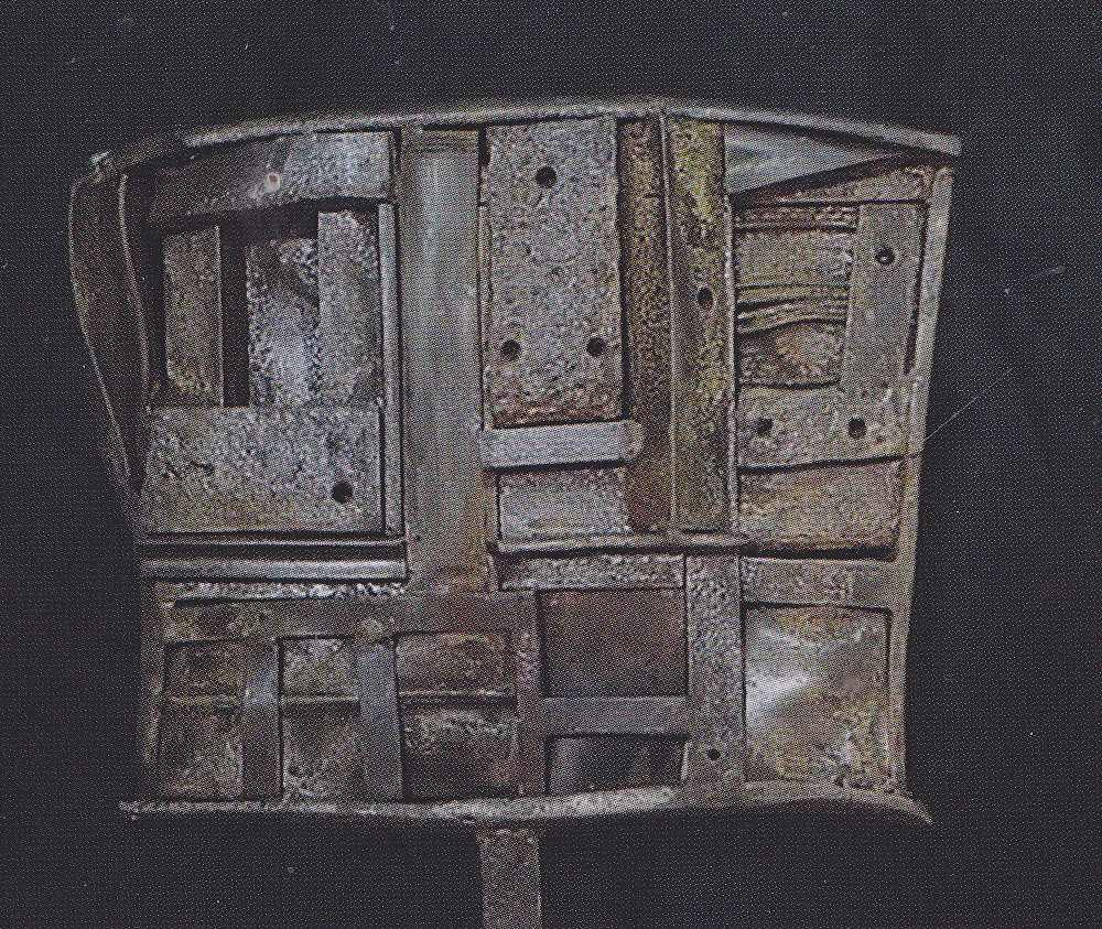 Chateaulacapel's tweet photo. #Expo2021_ChâteauLacapelle- 29 –  Chaque jour, zoom sur un artiste présent à l’exposition, aujourd’hui Nicolas Guy. Il assemble des chutes métalliques issues de la déchetterie, et qui ont été broyées. https://t.co/OETC9duWO2