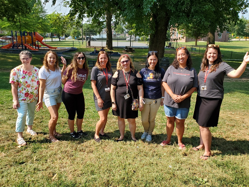 FCPSMaryland's tweet image. Student enjoyed books &amp;amp; popsicles while playing &amp;amp; smiling at North Frederick Elementary's Summer Pop-Up Admin Visit at Staley Park last week!

We are less than 2 weeks away from the 1st Day of School for 2021-22!
#FCPSMDReady
#FCPSBacktoSchool