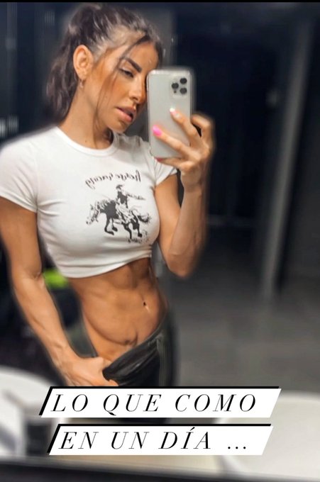 En mis semanas de DEFINICI&Oacute;N&hellip; &eacute;sta es mi alimentaci&oacute;n 👇🏼 https://t.co/Yl5QWeXHK5 https://t.co/4gDKuw