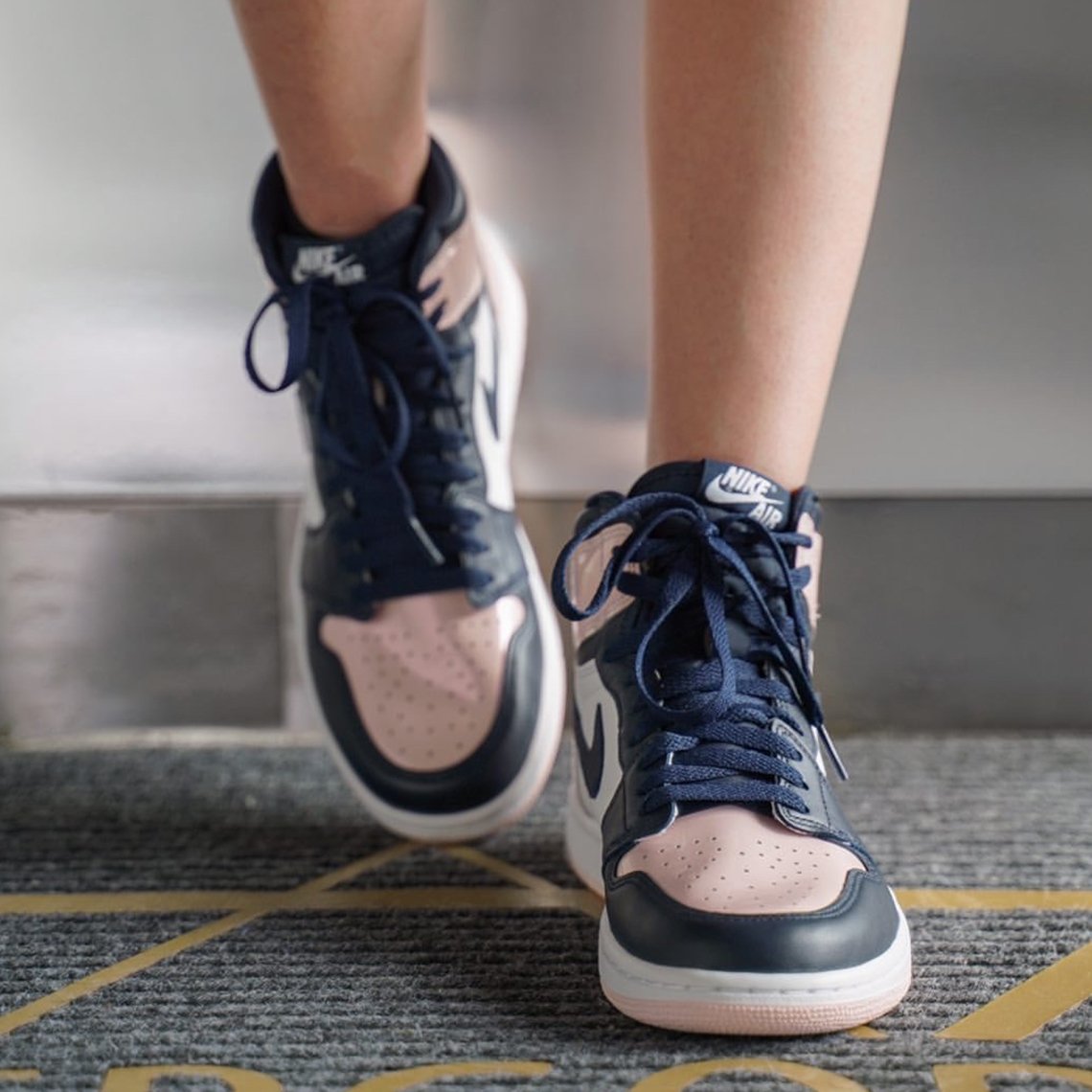 bestjordanbot's tweet photo. Air Jordan 1 Retro High OG “Atmosphere”
Release Date: Dec 22nd, 2021 (Wednesday)
Color: Atmosphere/White/Laser Pink/Obsidian

Womens: $170
Style Code: DD9335-641
https://t.co/fh2Omq6Hml https://t.co/Q7V3JWVdqH