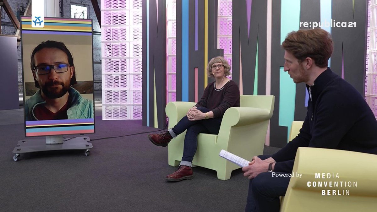 Kinos müssen ums Überleben kämpfen. Wagen sie jetzt bald den Schritt ins Streaming-Universum? <a href="/louisklamroth/">Louis Klamroth</a> fragt bei der <a href="/MCB_Berlin/">MEDIA CONVENTION Berlin / #MCB21</a> im Rahmen der <a href="/republica/">re:publica</a> bei Hendrike Bake vom <a href="/IndiekinoBerlin/">Indiekino Berlin</a> und Philip Pratt von den @AmazonStudios nach: youtube.com/watch?v=dT1z11…