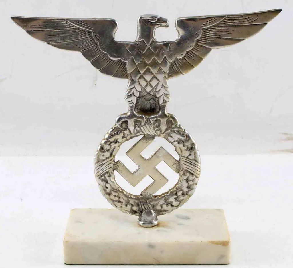 Amy_Siskind's tweet image. Trying to think where I have seen the new Trump Card insignia before 😡🤦🏻‍♀️