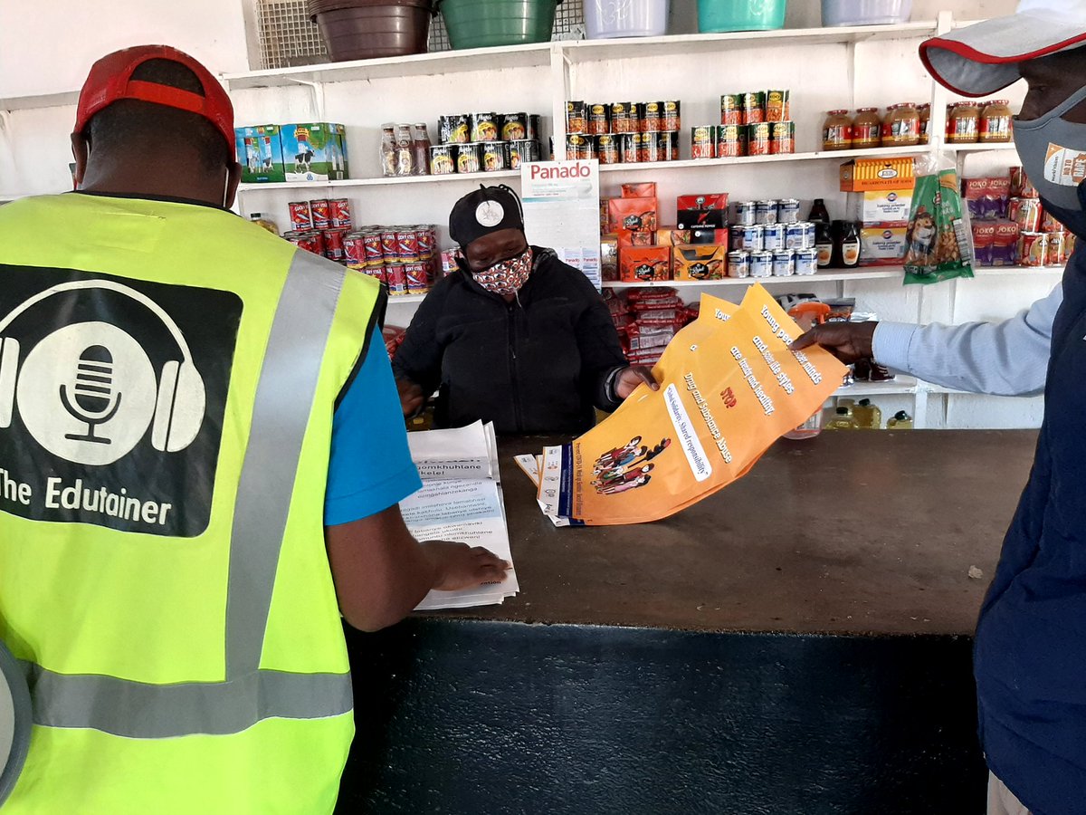 OnPointMedia4's tweet photo. 05 / 08 / 21 Awareness was done in Nottingham Estate , Beitbridge East and surrounding areas. We also distributed condoms, as we fight Covid 19 let's also fight HIV/AIDS.
#getvaccienatedcovid19 #washyourhands #socialdistancing #sanitize #wearamask #onpointmedia #usecondoms https://t.co/WyT4ih0KdY