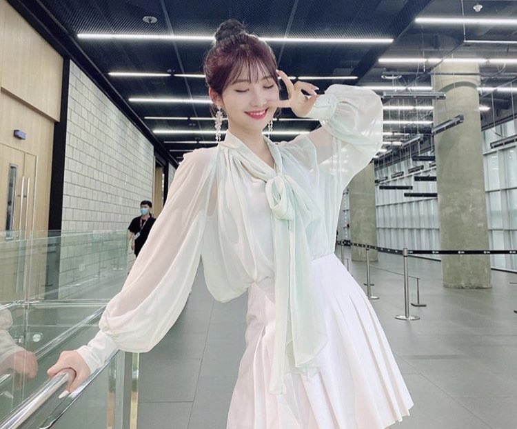 _moon__1999's tweet photo. お��生日おめでとう~~~🎂🤍

#HAPPY_SIHYEON_DAY 
#happysihyeonday https://t.co/SyTxmvcvBy